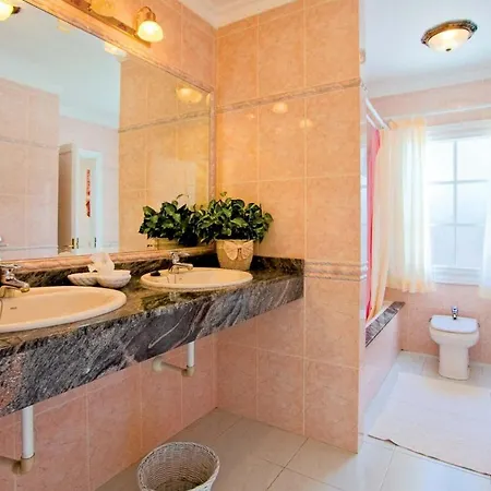 Puerto Del Carmen Sleeps 8 Wifi فيلة